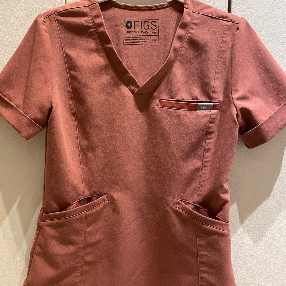 ‼️SOLD‼️ - FIGS Zinga Mauve Top